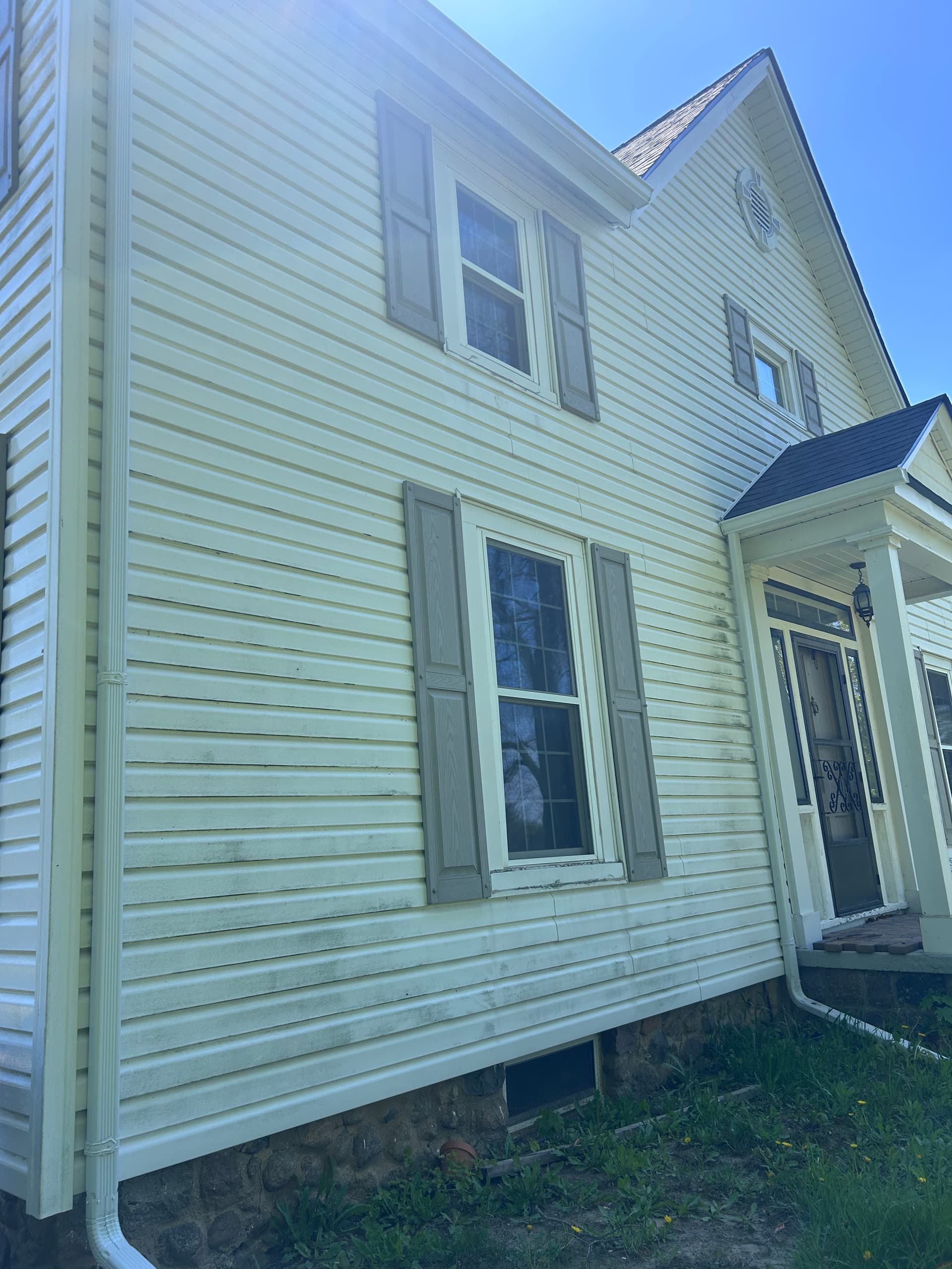 Gallery photos for Owosso House Wash Removes Organic Staining from Top to Bottom: Image #3