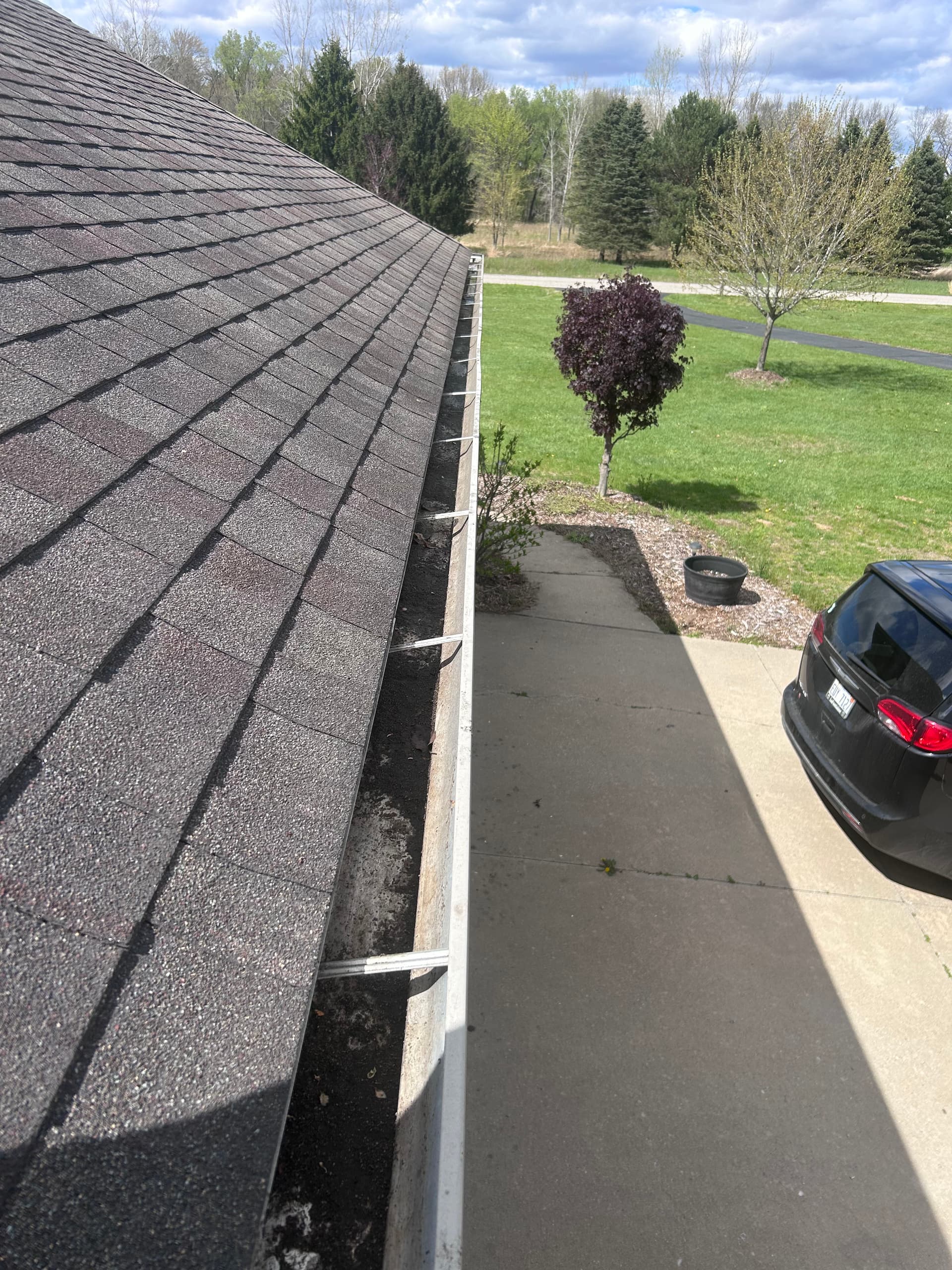 Gallery photos for Gutter Cleaning Done Right in Williamston: Image #1