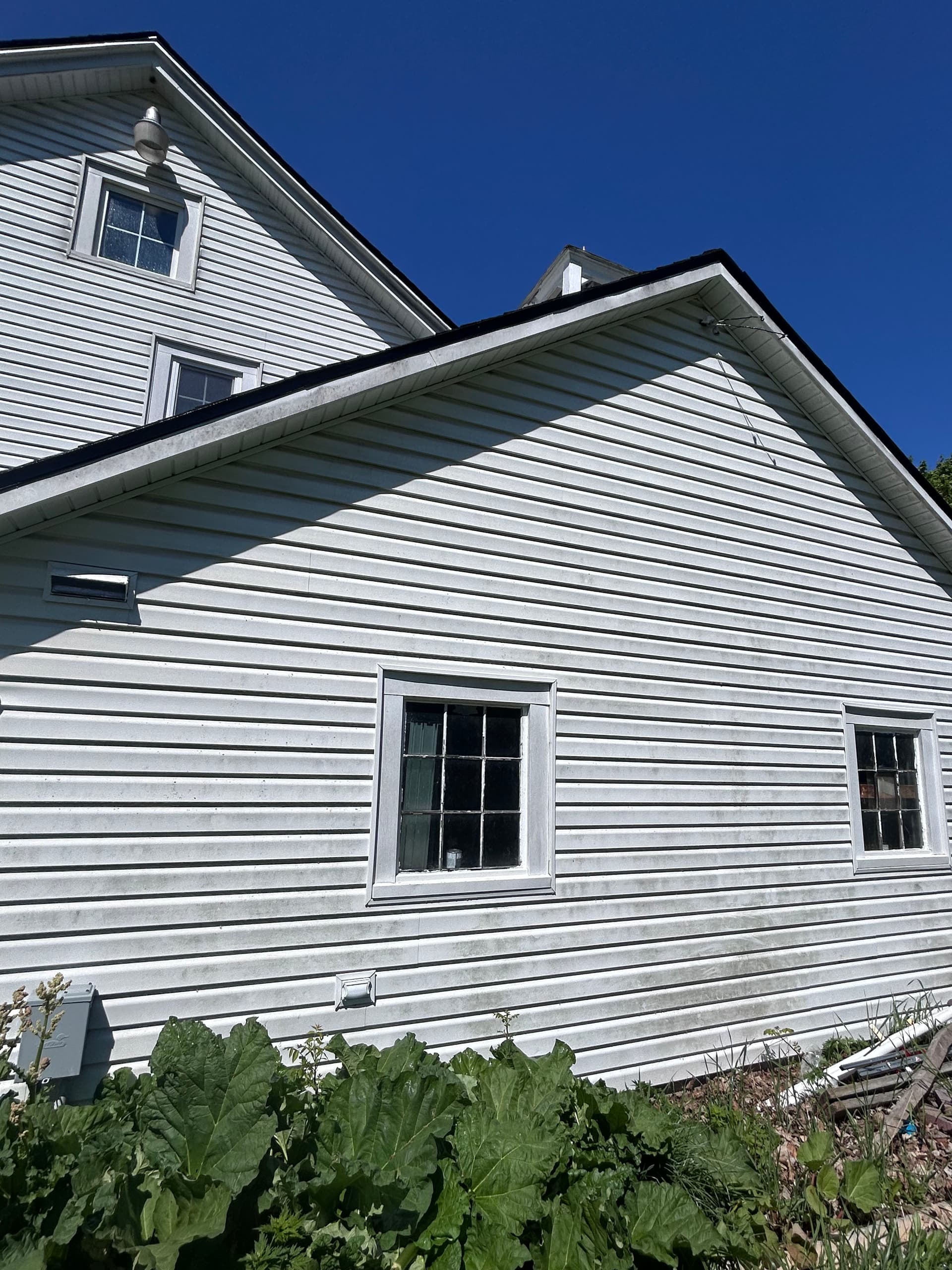 Gallery photos for Owosso House Wash Removes Organic Staining from Top to Bottom: Image #5