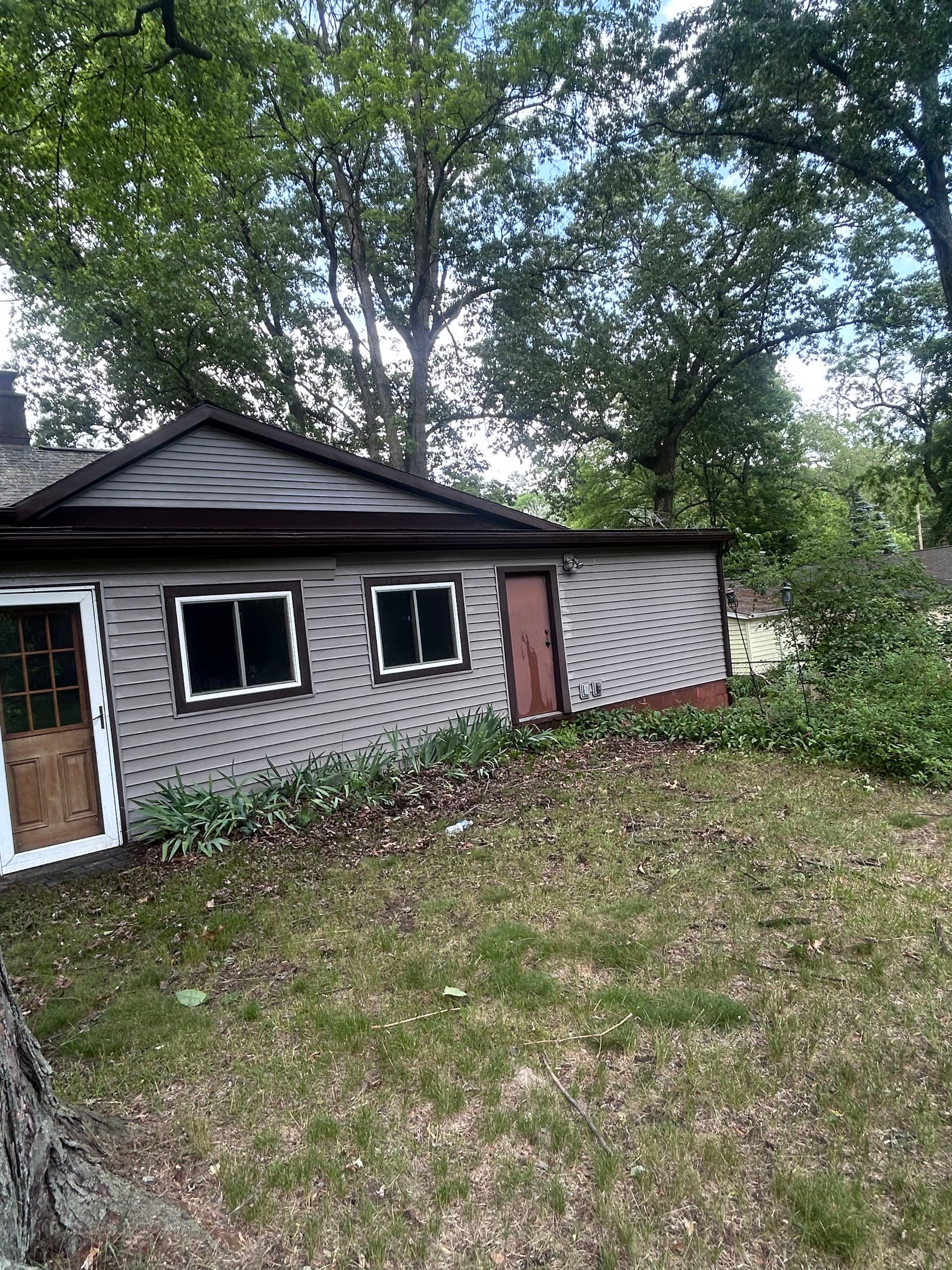 Gallery photos for Roof Wash, House Wash, and Tree Trimming in Laingsburg: Image #9