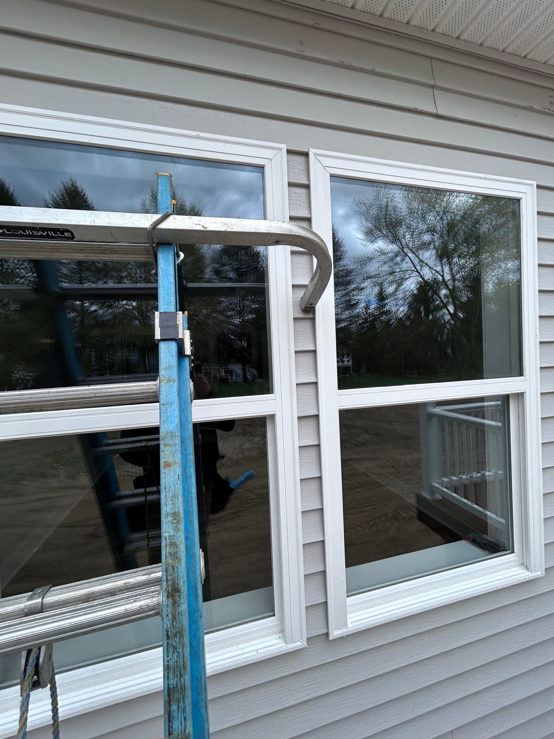 Window Cleaning Done Right in Hawk Hollow image