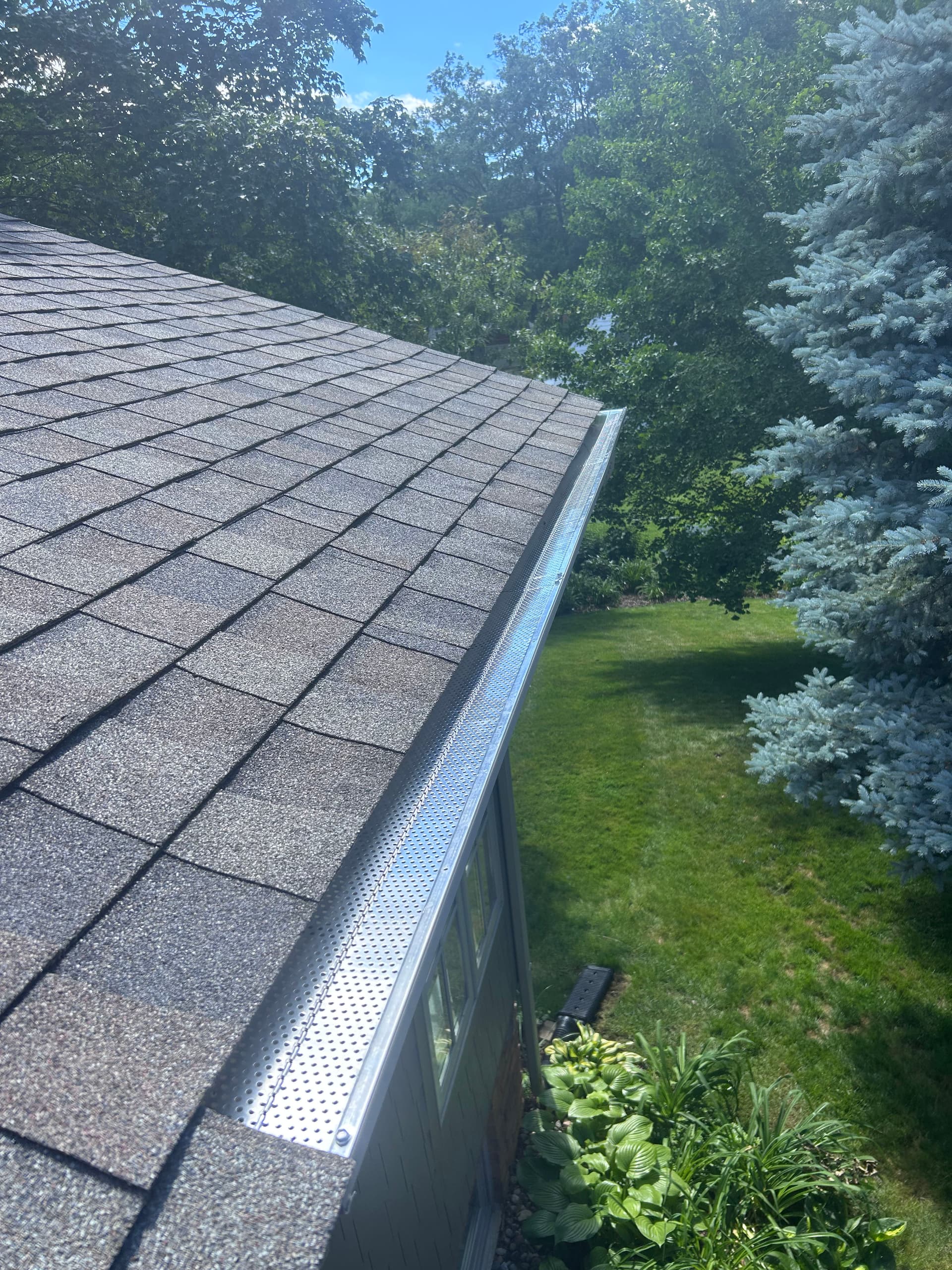 Gallery photos for Gutter Guard Installation Done Right in Owosso: Image #6