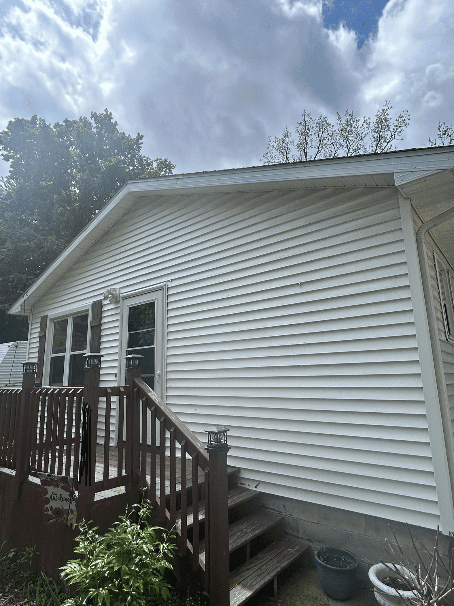 Project House Wash in Laingsburg Brings Back the Bright image