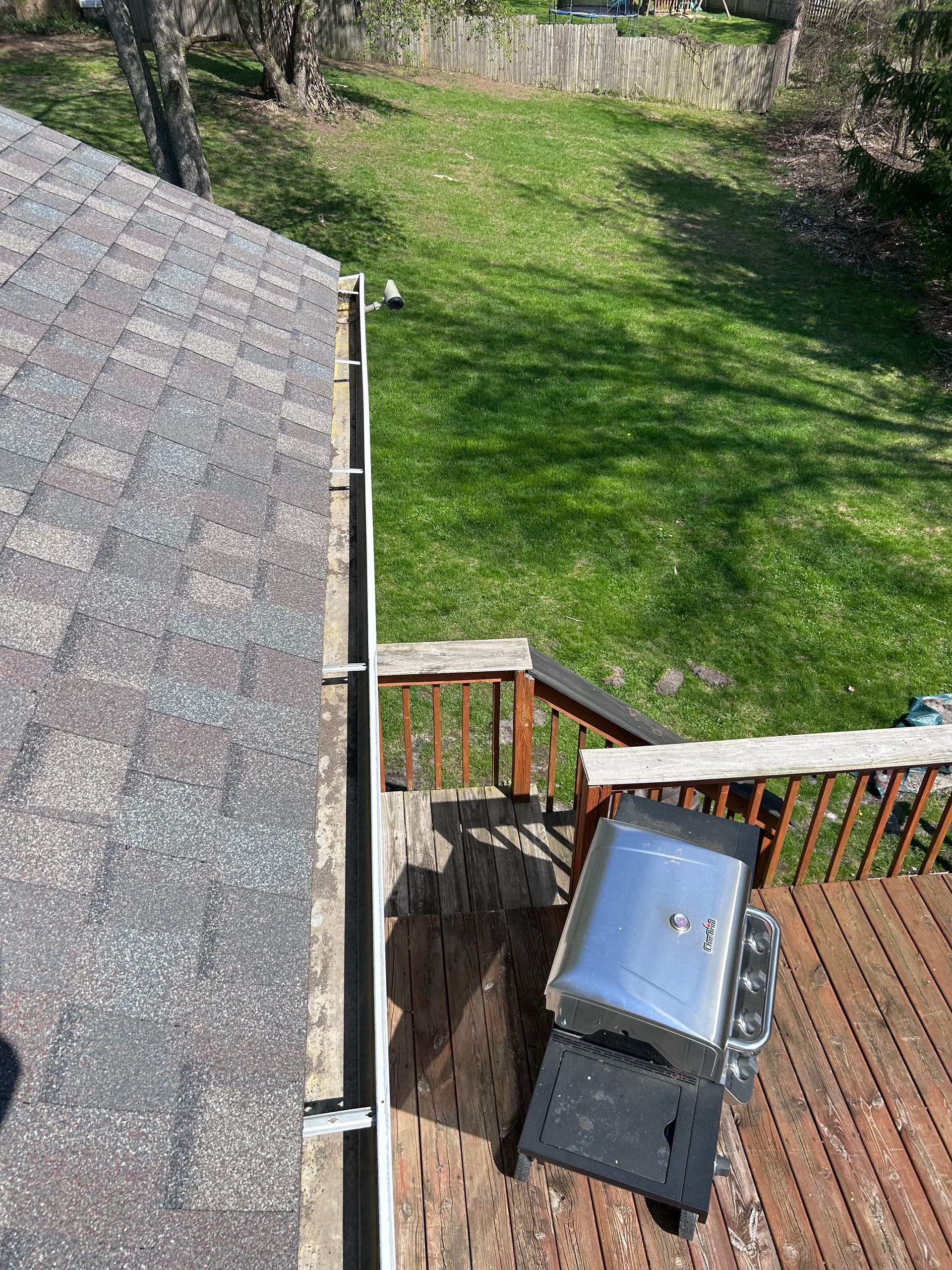 Gallery photos for Gutter Cleanout Done Right in Holt: Image #3